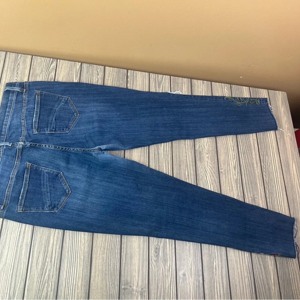 Driftwood Jackie Embroidered Jeans Women's Size 31 - Picture 13 of 16